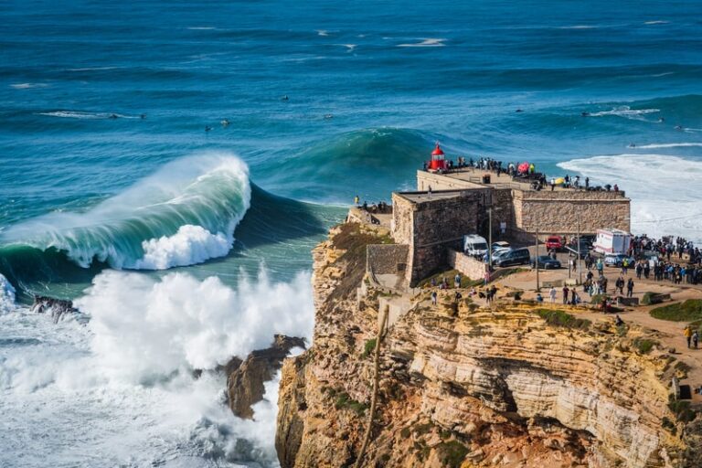 Bølger i Nazaré.