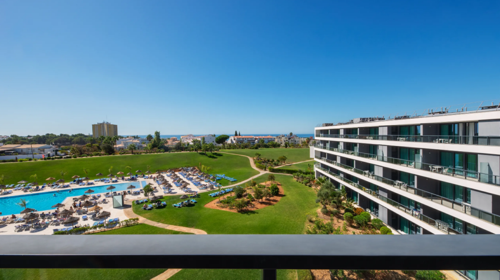 Udsigt fra hotelværelse på Resort Alvor Baia